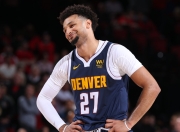 虎扑体育-穆雷回归赛场，连败首场状态亮眼，篮网观众沸腾！的简单介绍