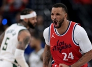 虎扑体育-包含西亚卡姆关键节点精彩发挥，快船带队取胜！的词条