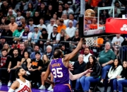 虎扑-包含多伦多猛龙训练开放日，赛前远射贴柱引观众欢呼，欧篮联在即，轮换策略被讨论的词条