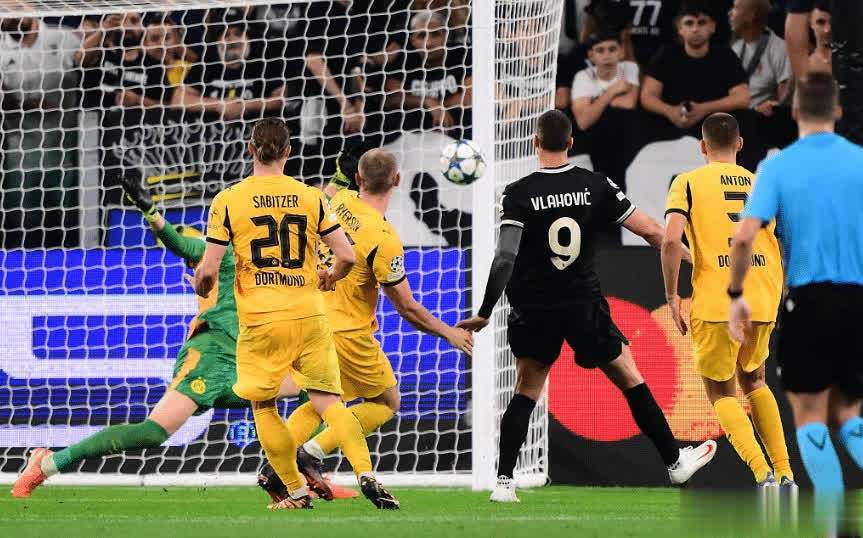 转折点!皇家马德里篮球队外线爆发,欧洲杯赛后攻防权衡,赛场秩序良好,更衣室氛围转暖的简单介绍 转折点!皇家马德里篮球队外线爆发,欧洲杯赛后攻防权衡,赛场秩序良好,更衣室氛围转暖的简单介绍