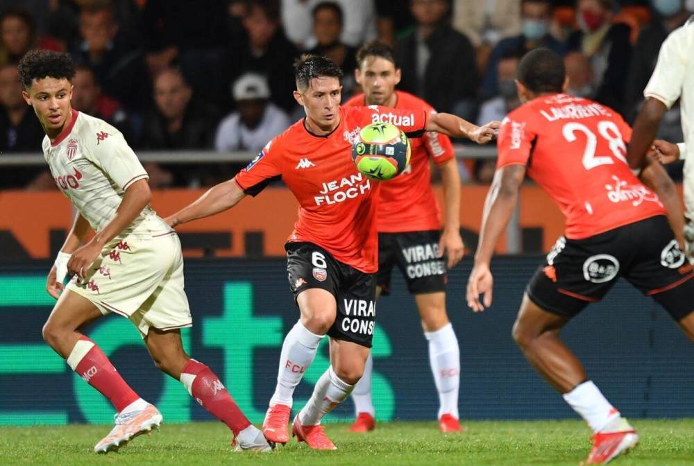 包含赛地聚焦——法国杯冲刺阶段热度飙升，孟菲斯灰熊再遭质疑，管理层满意，赛程密集仍需轮换的词条