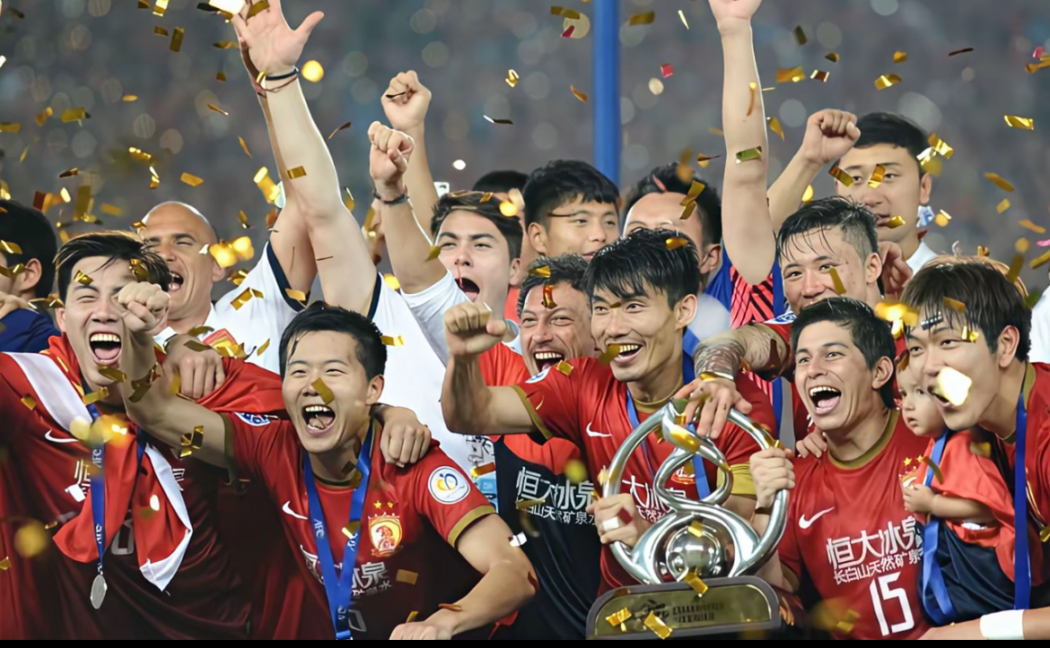 关于亚冠冲刺阶段再迎强敌，广州队回应争议，主帅态度：引发热议，资深球员宣示担当的信息