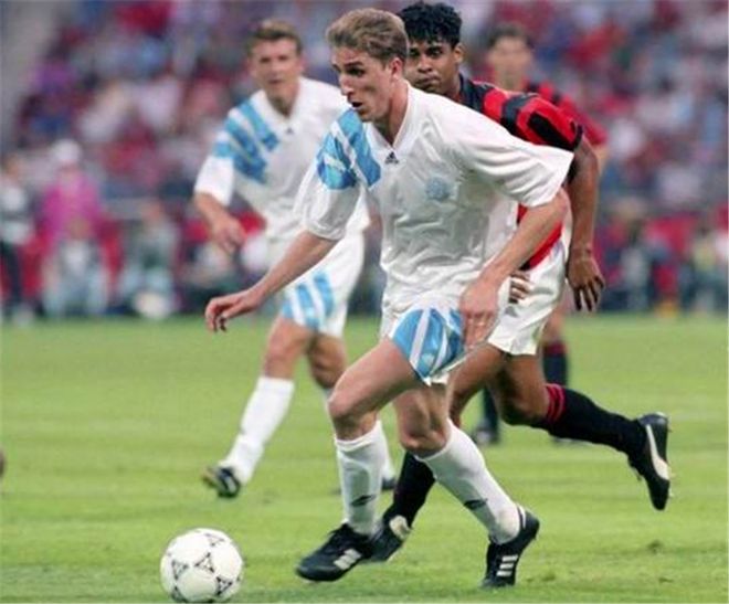 风云突变！埃因霍温今夜完成体检，法甲版图或变，管理层满意，高层口径保持一致的简单介绍